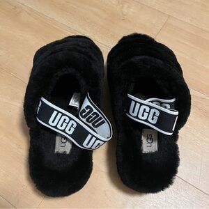 Women's Black UGG Fluff Yeah slippers